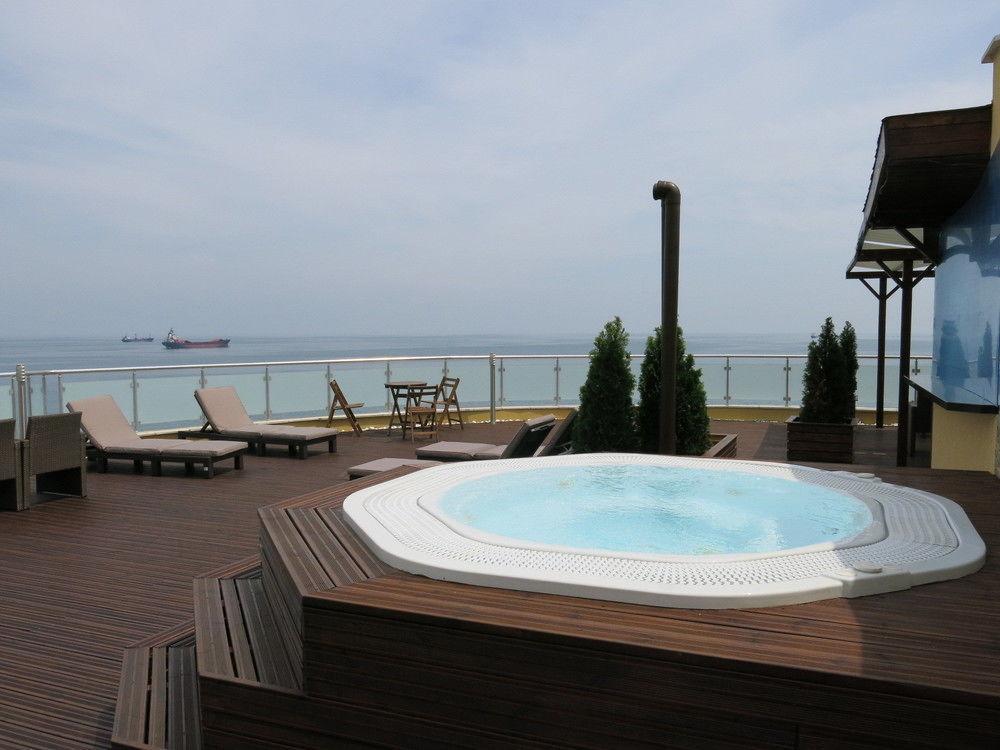 Family Hotel Albizia Beach Varna Exterior photo